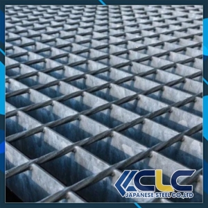 Grating thép là gì? Ưu nhược điểm, báo giá và cách chọn đúng cho công trình