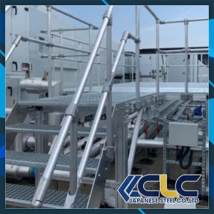 Sàn thao tác thép là gì? Báo giá mới nhất và kinh nghiệm chọn đúng cho nhà xưởng
